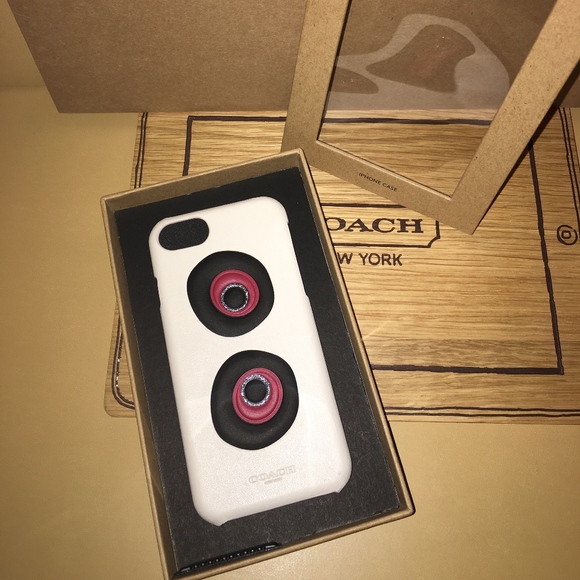 NIB - COACH ROCKY PANDA LEATHER IPHONE 7 CASE - Picture 6 of 7